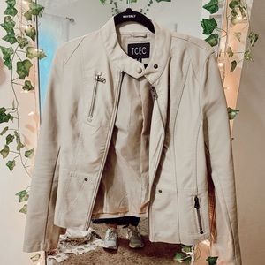 cute leather jacket!